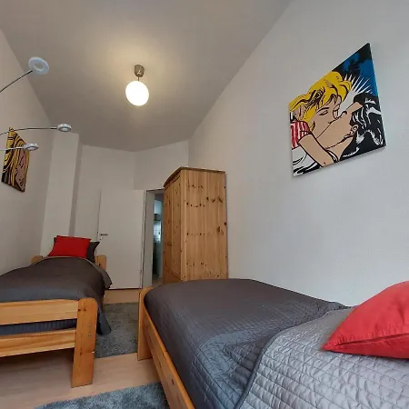 Schoene Zwei-zimmer-wohnung 