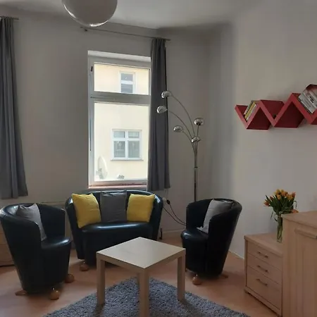 Schoene Zwei-zimmer-wohnung 
