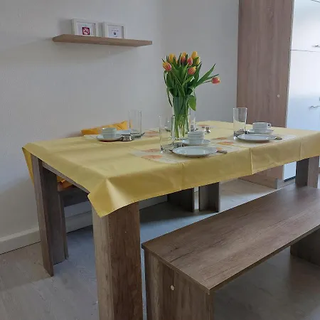 Daire Schoene Zwei-zimmer-wohnung 