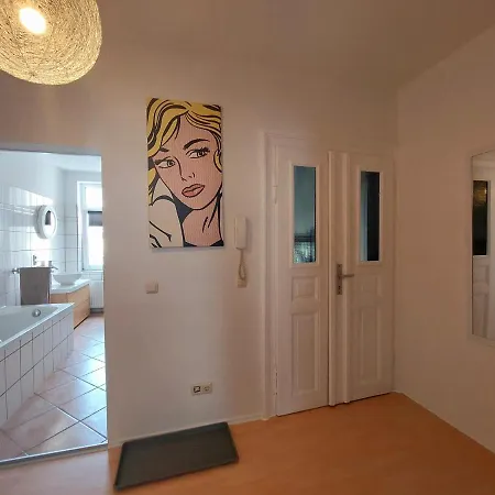 Schoene Zwei-zimmer-wohnung 