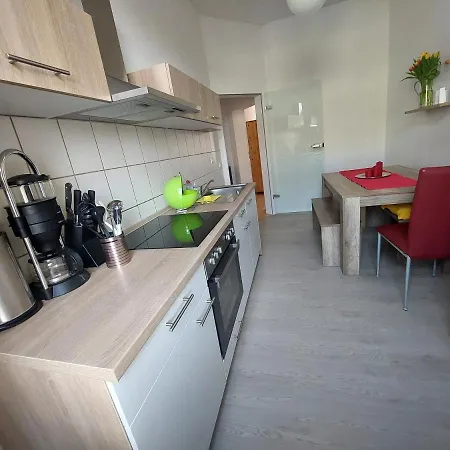 Apartment Schoene Zwei-zimmer-wohnung 
