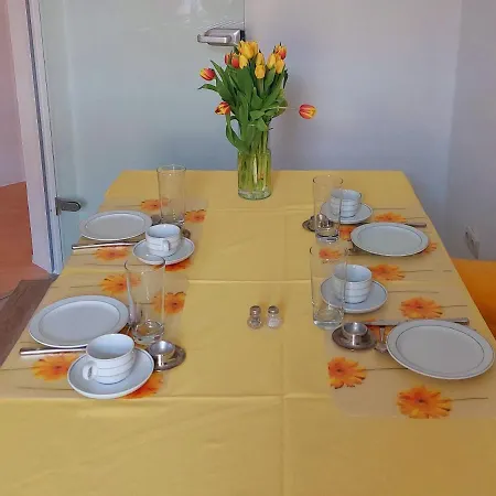 Schoene Zwei-zimmer-wohnung 
