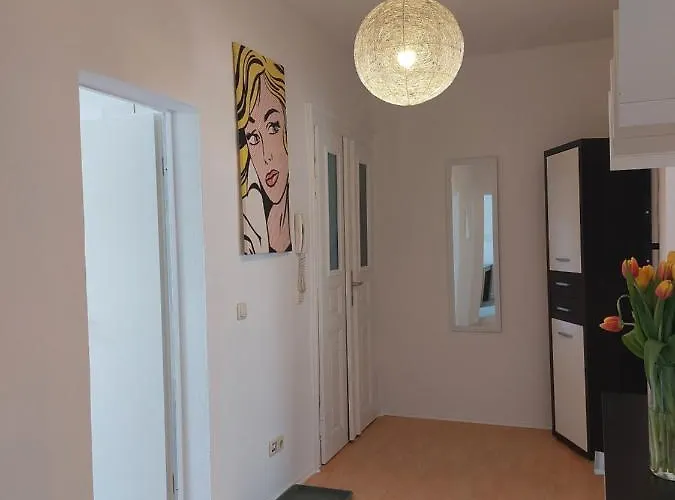 Schoene Zwei-zimmer-wohnung 